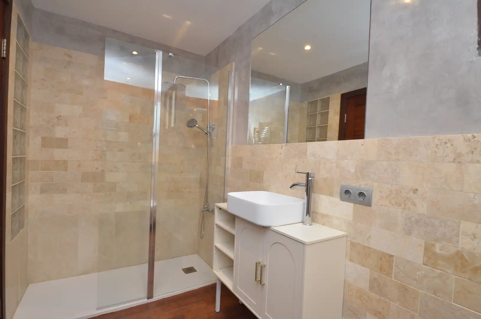 Bathroom of Flat for rent in  Palma de Mallorca  with Air Conditioner, Heating and Furnished