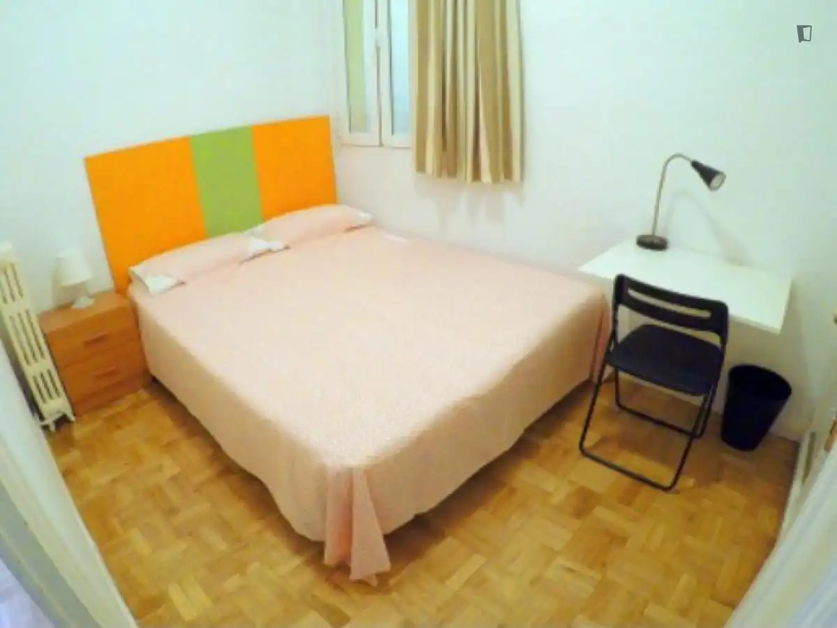 Habitación de Apartamento para compartir en  Madrid Capital con Calefacción, Amueblado y Horno