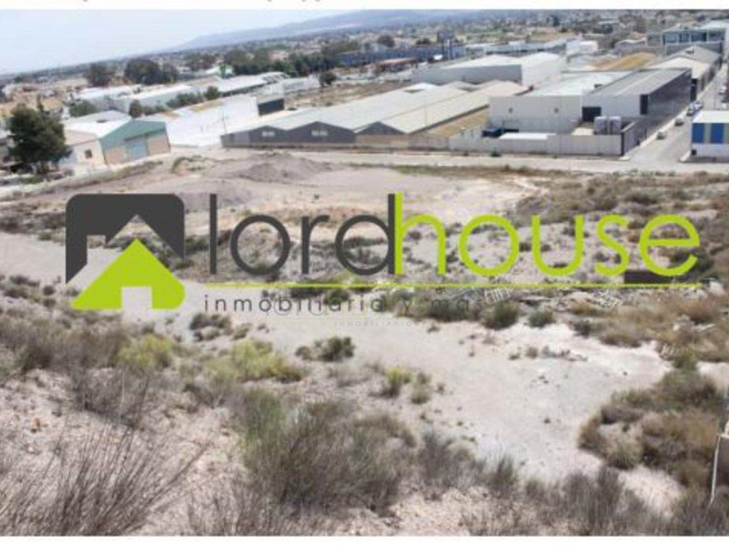 Terreny industrial en venda en Lorca