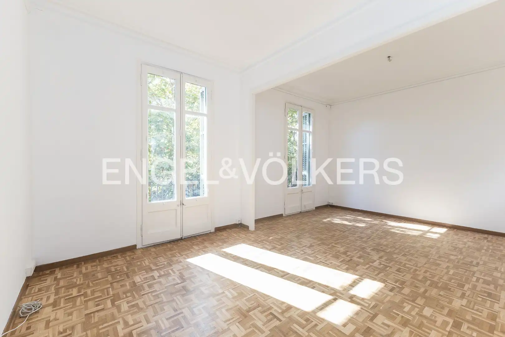 Sala d'estar de Pis en venda en Barcelona amb Calefacció, Parquet i Balcó