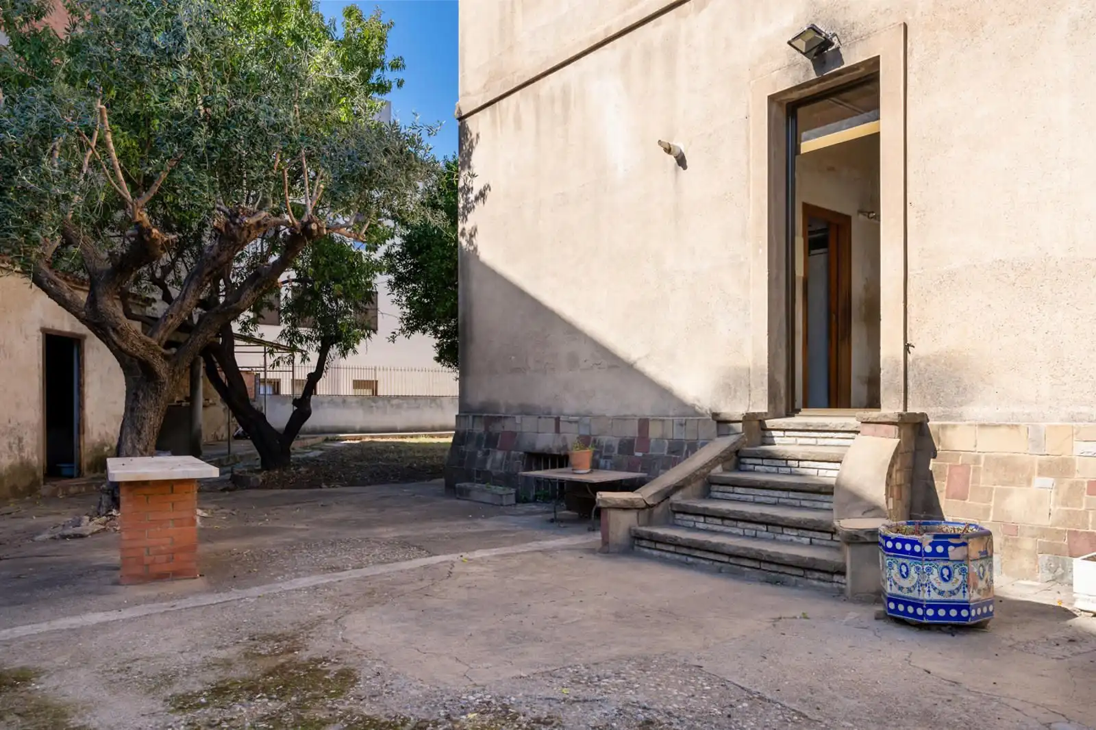 Vista exterior de Casa o chalet en venta en Sant Feliu de Llobregat con Calefacción, Jardín privado y Terraza