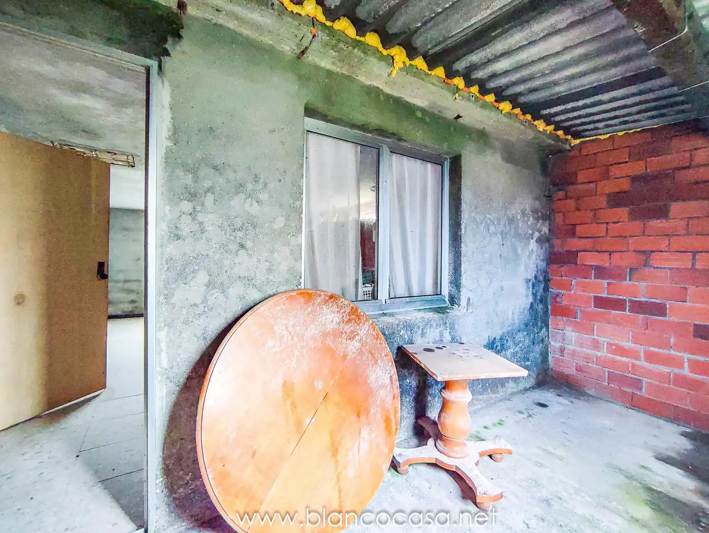 Vista exterior de Casa o xalet en venda en Carballo amb Calefacció, Jardí privat i Traster