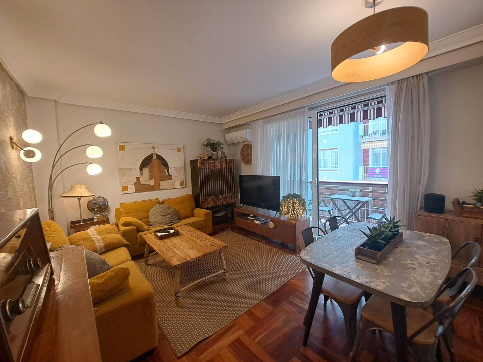 Living room of House or chalet for sale in Eibar  with Air Conditioner, Heating and Parquet flooring