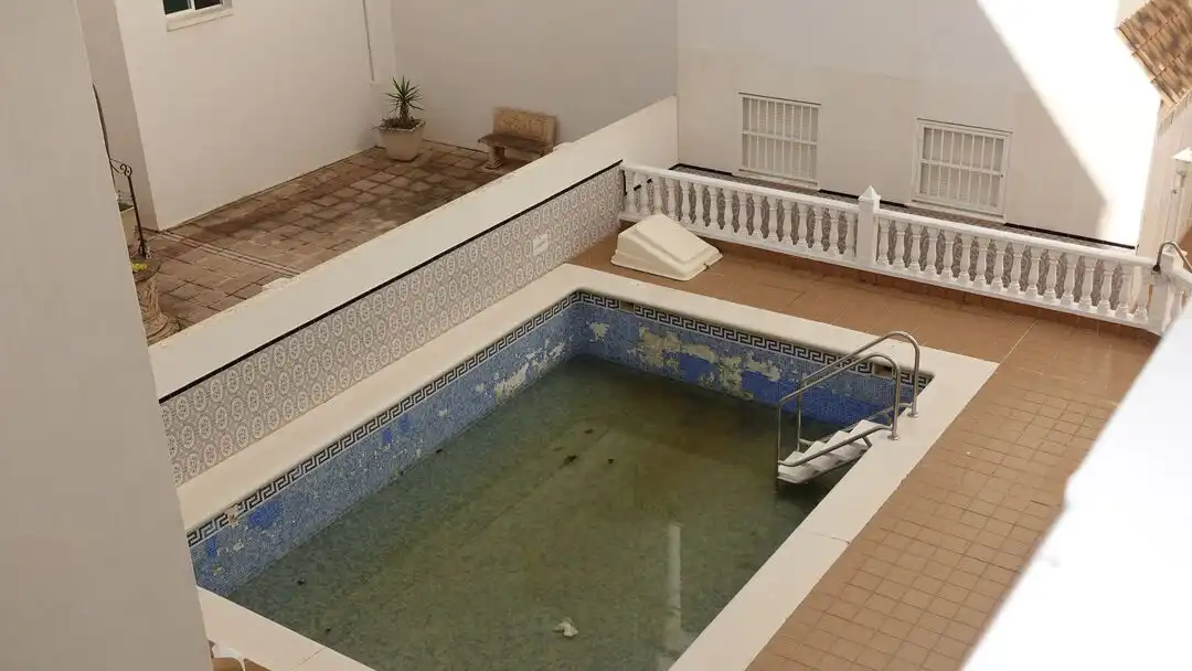 Piscina de Piso en venta en Guardamar del Segura con Aire acondicionado, Terraza y Piscina