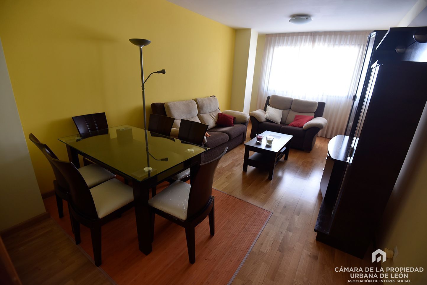 Sala d'estar de Pis de lloguer en León Capital  amb Calefacció, Terrassa i Traster