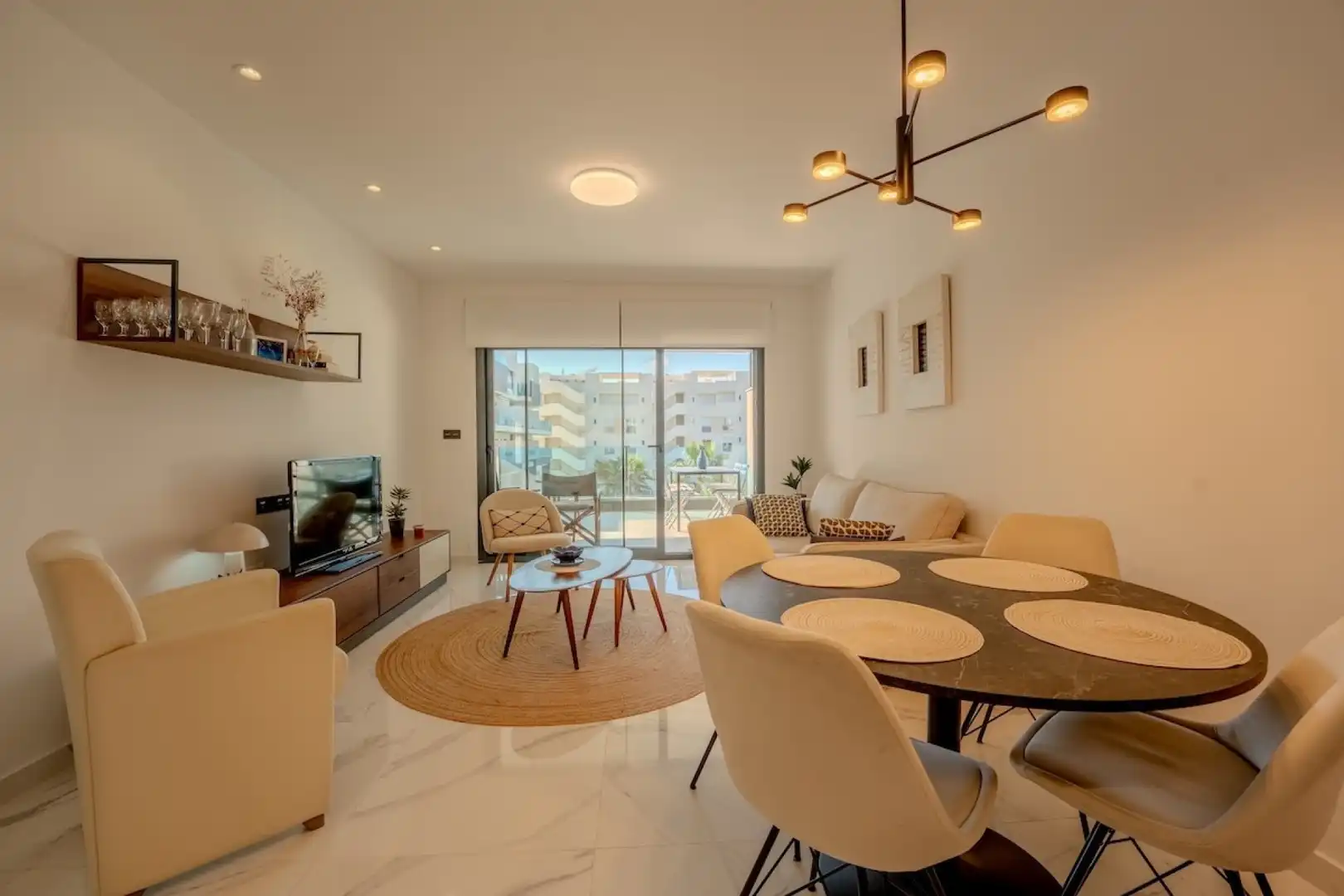 Flat with terrace for sale in El Raso, imagen 5