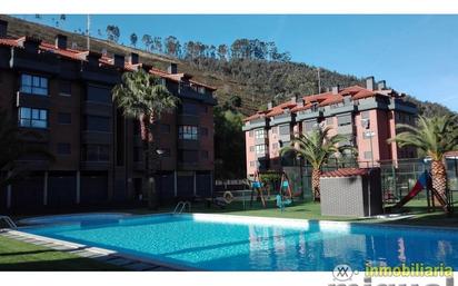 Piscina de Pis en venda en Val de San Vicente  amb Calefacció, Terrassa i Piscina comunitària