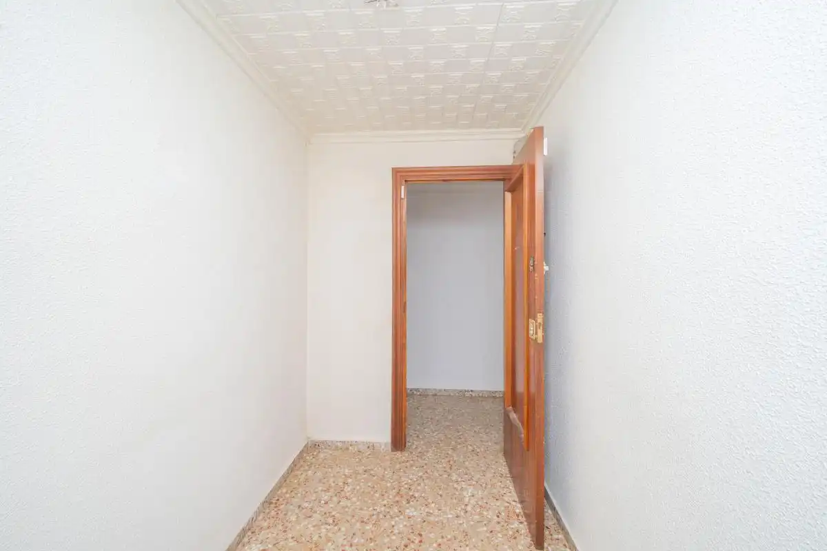 Piso en venta en Elda con Calefacción, Terraza y Trastero