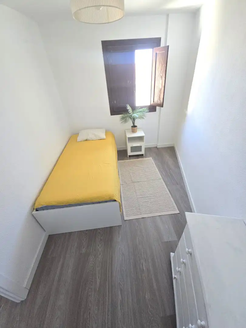 Schlafzimmer von Wohnungen zur Miete in Casco Antiguo