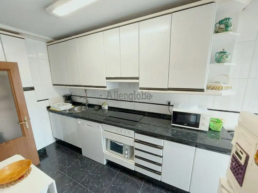 Flat for rent in Calle Padre Suárez, Santo Domingo - El Campillín