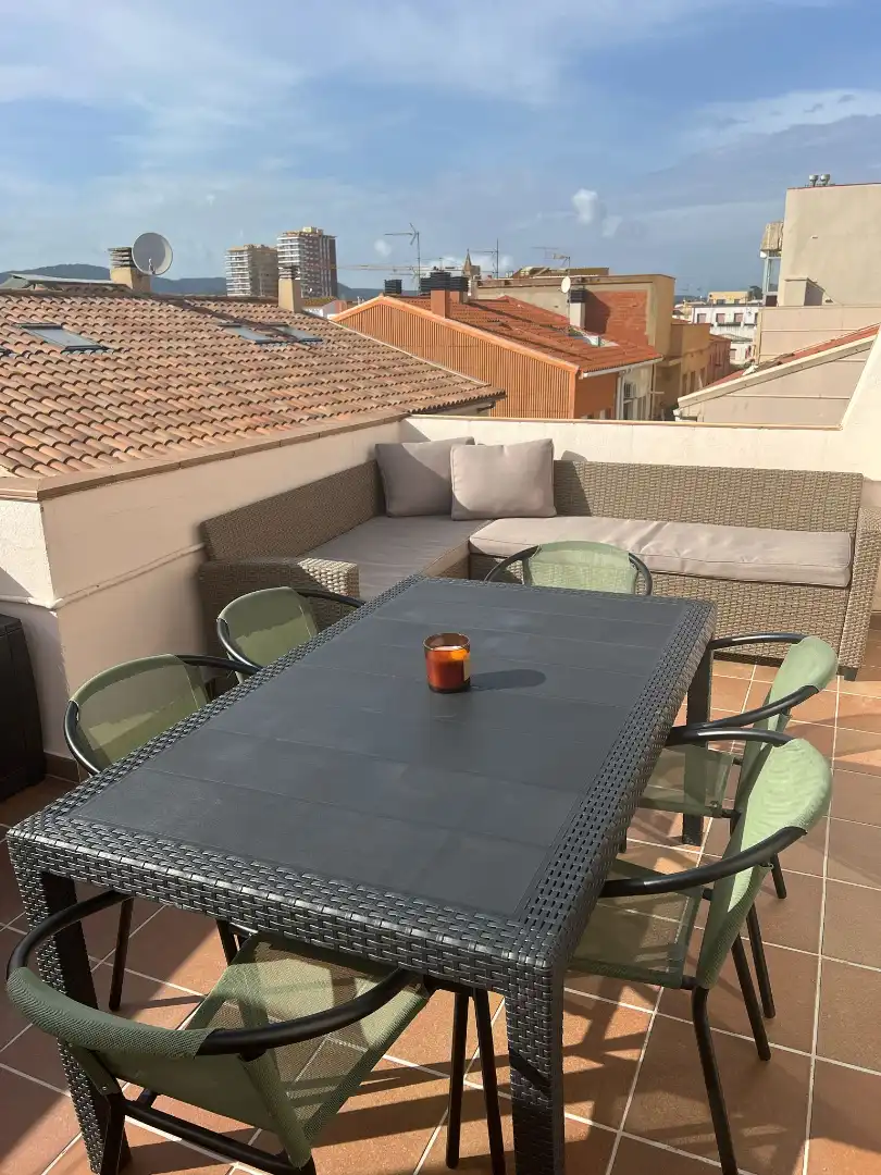 Dachboden zur Miete in Carrer Ramon y Cajal, El Pedró