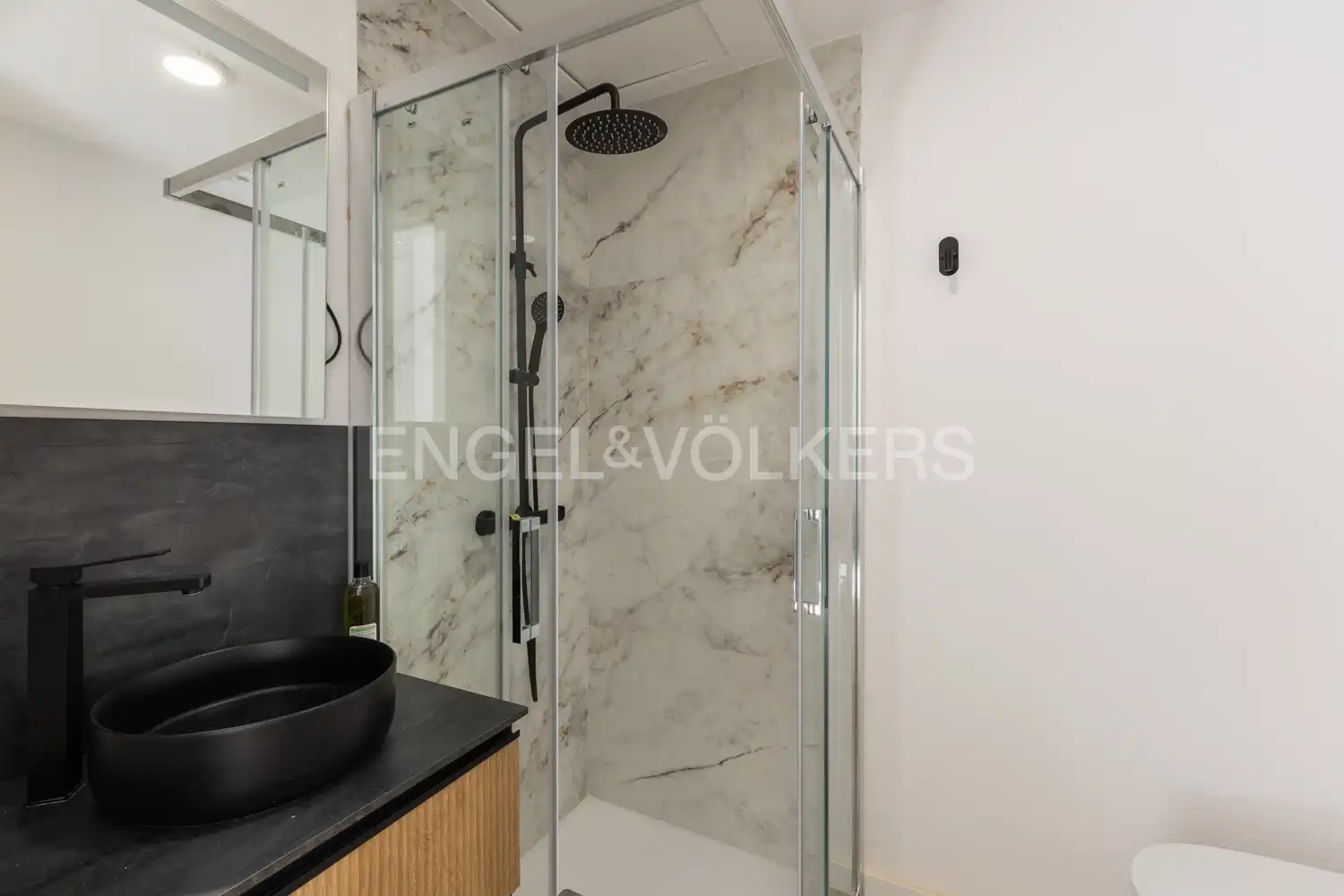 Baño de Piso en venta en Valencia con Aire acondicionado, Calefacción y Trastero