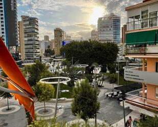 Vista exterior de Apartament en venda en Benidorm amb Aire condicionat, Terrassa i Moblat