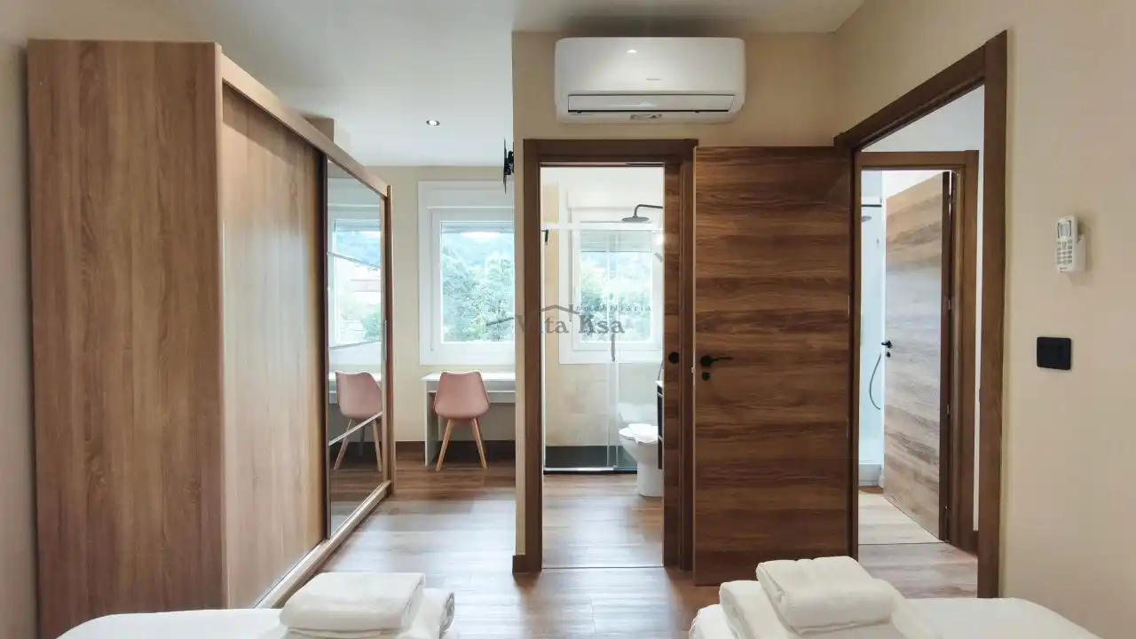 Habitación de Piso de alquiler en Ourense Capital  con Calefacción, Amueblado y Balcón
