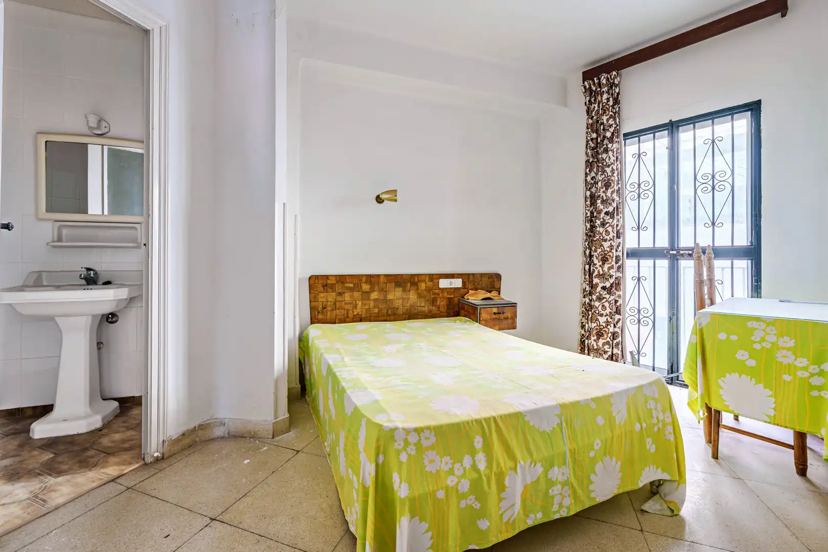 Bedroom of Buildings for sale in Torremolinos