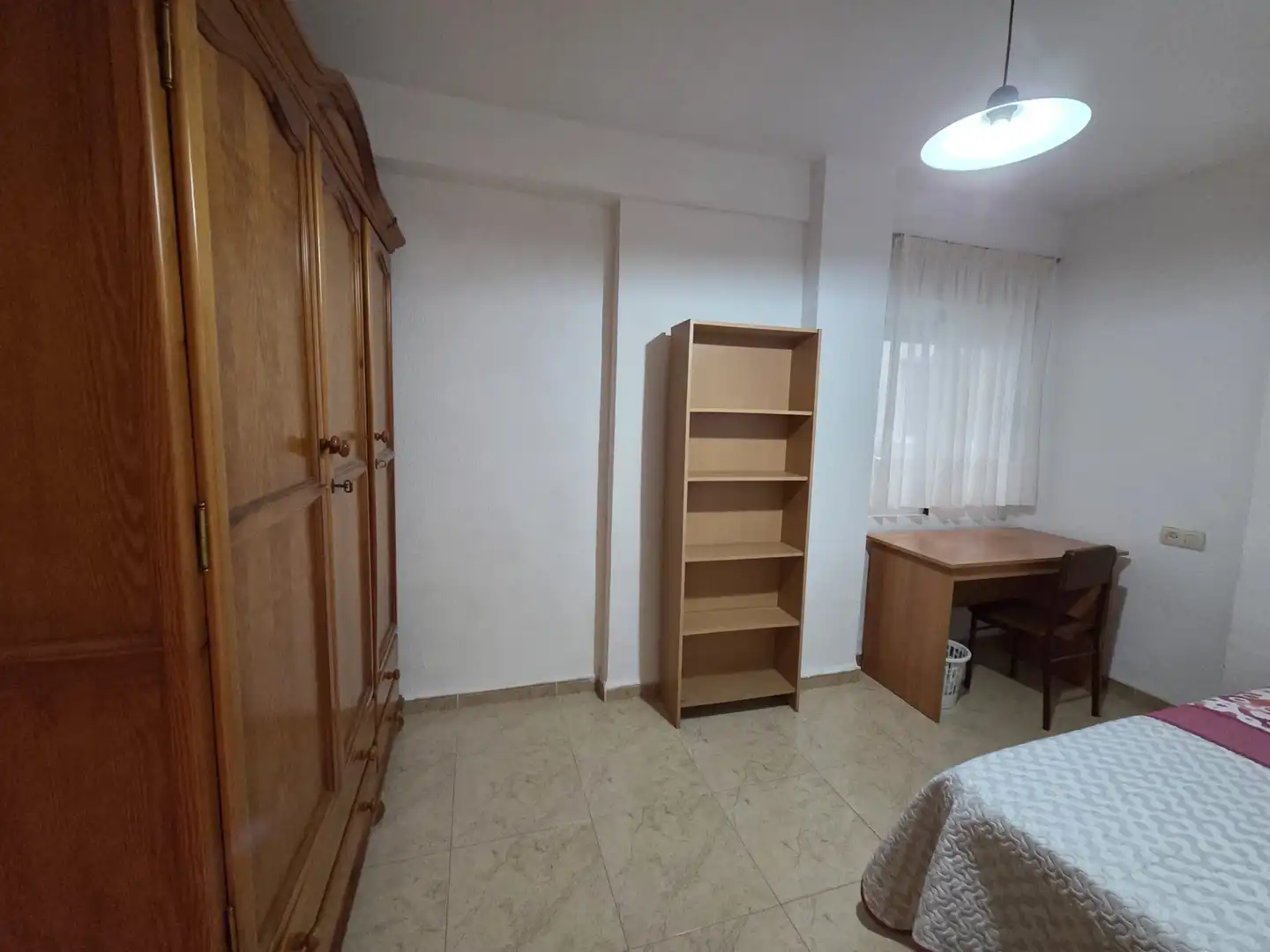 Bedroom of Flat for rent in Granada  with Furnished, Oven and Washing machine