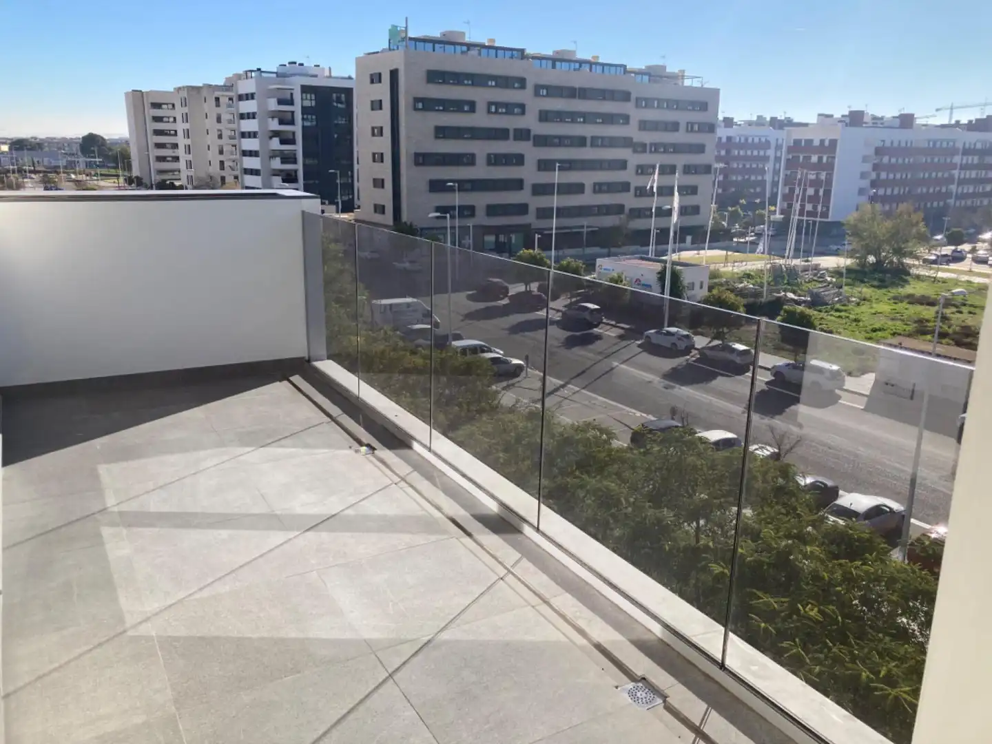 Flat for rent in Poniente-Norte - Miralbaida - Parque Azahara