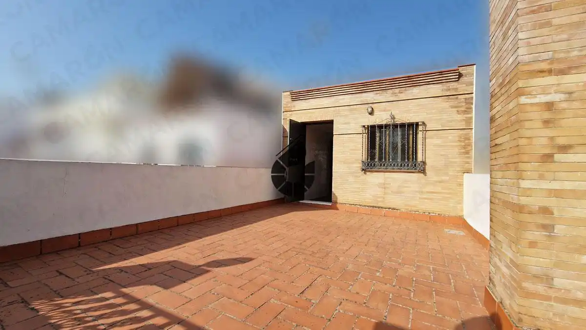 Vista exterior de Piso en venta en Coria del Río