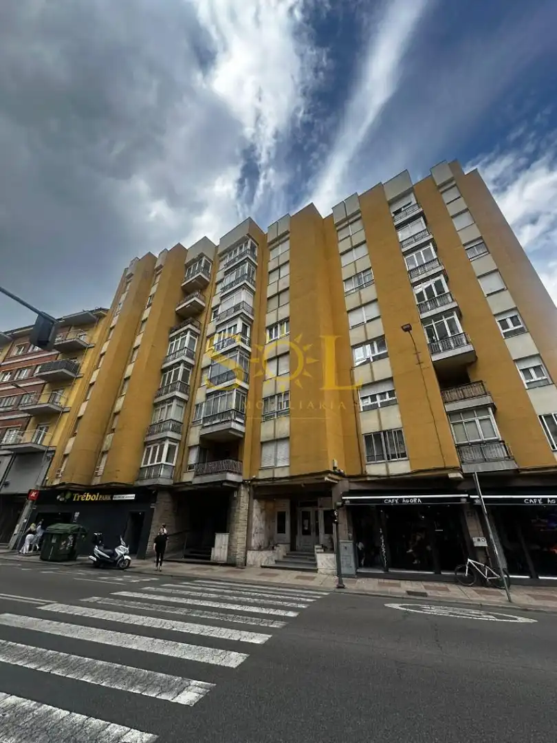 Pis amb ascensor en venda a Avenida del Alcalde Miguel Castaño