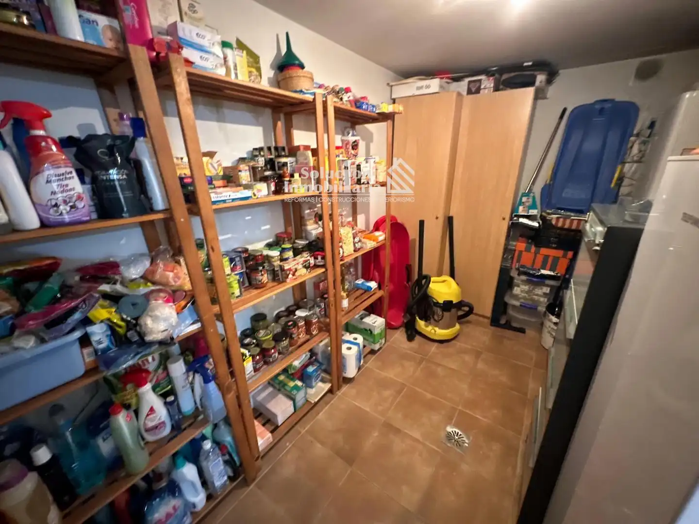 Einfamilien-Reihenhaus zum Verkauf in Salamanca mit Heizung, Privatgarten und Möbliert
