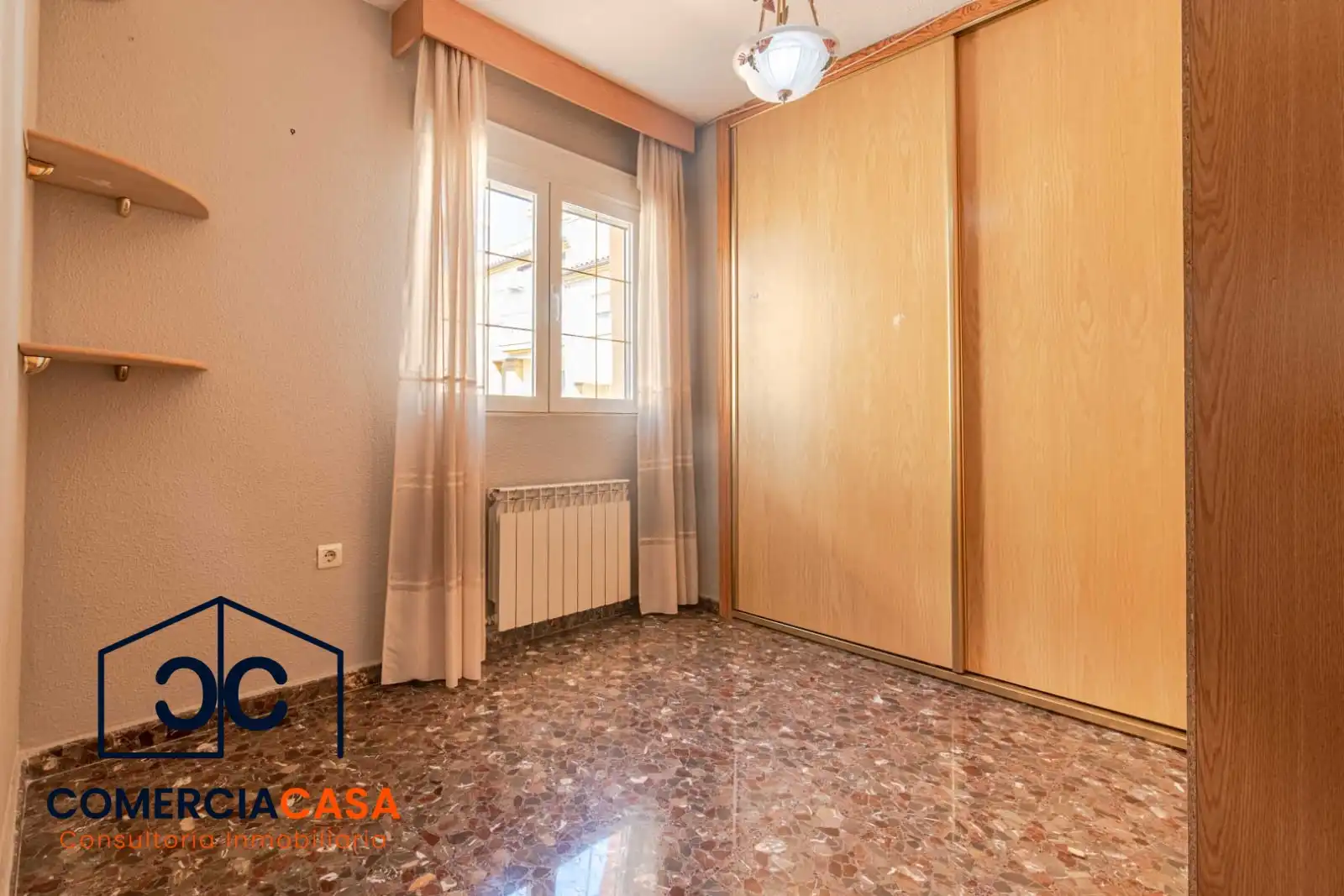 Habitación de Casa adosada en venta en Las Gabias con Aire acondicionado, Calefacción y Terraza