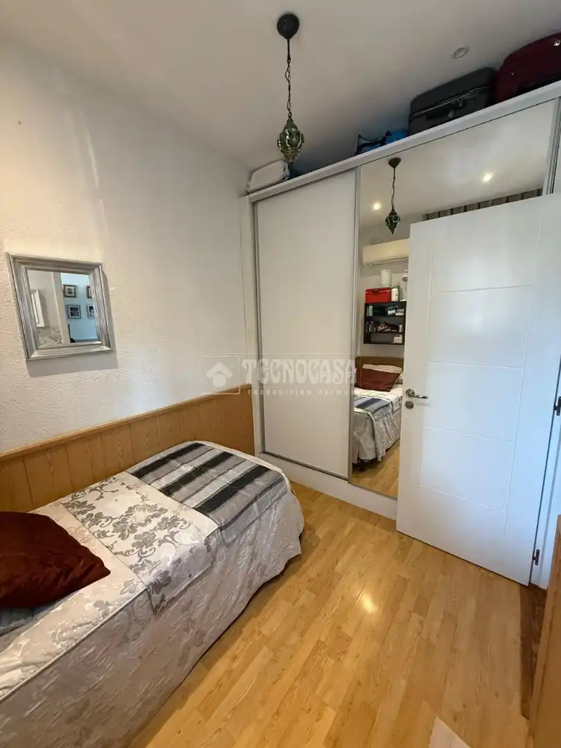 Bedroom of Flat for sale in Madrid  with Air Conditioner and Heating