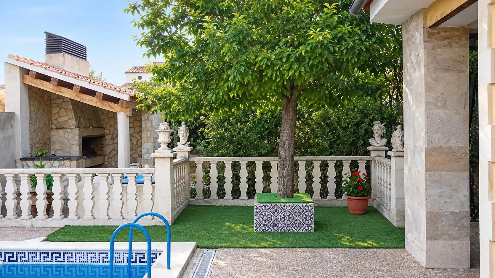 Terrassa de Finca rústica en venda en La Almarcha  amb Calefacció, Jardí privat i Piscina