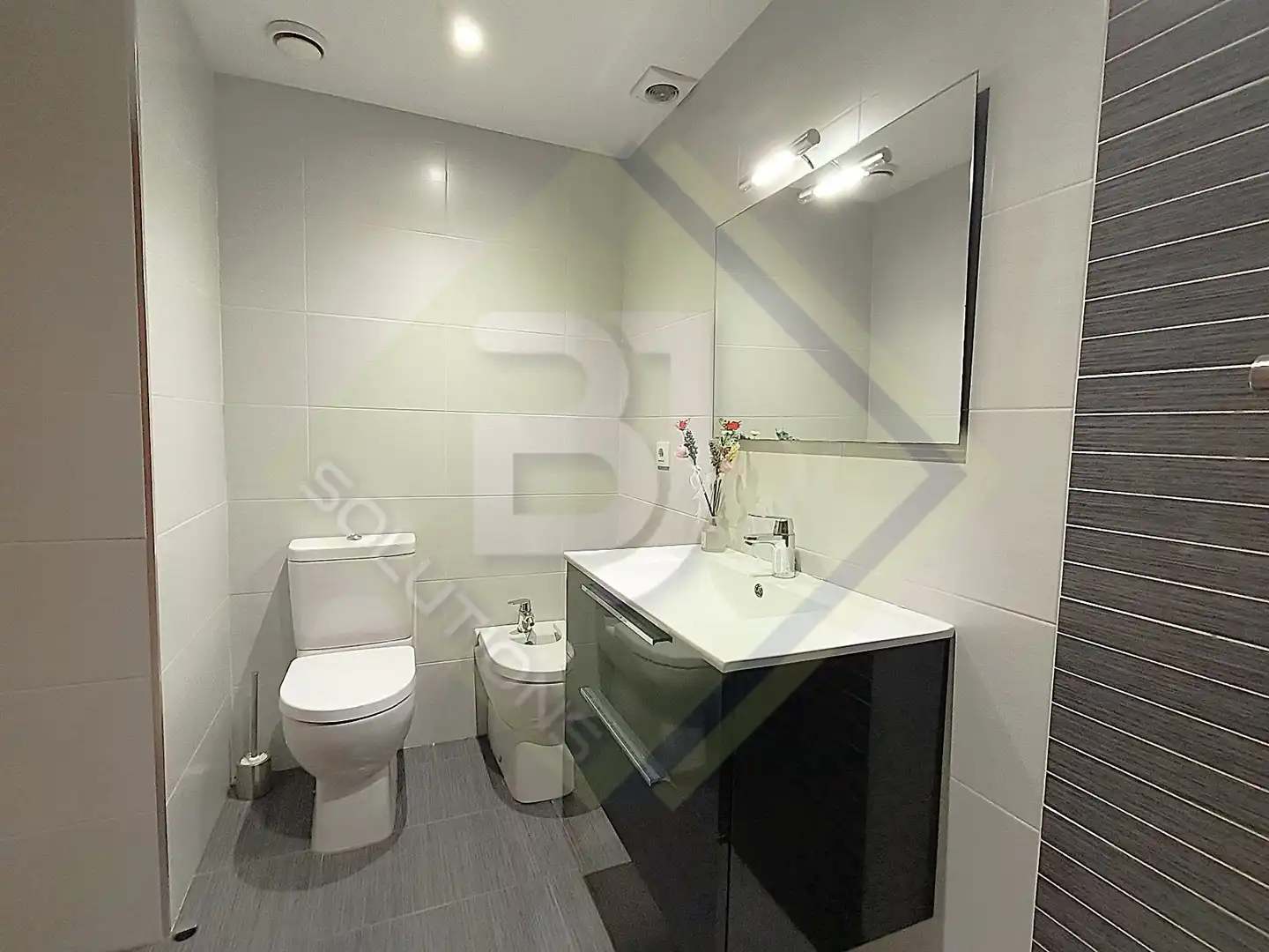 Baño de Piso de alquiler en Mataró con Aire acondicionado, Calefacción y Terraza