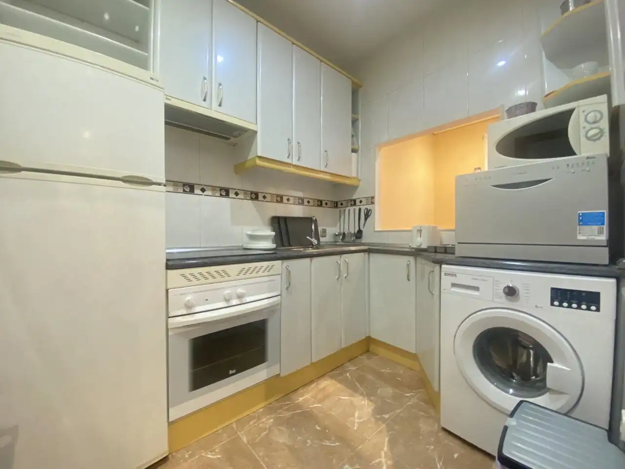 Kitchen of Flat for rent in Madrid  with Heating, Furnished and Internet