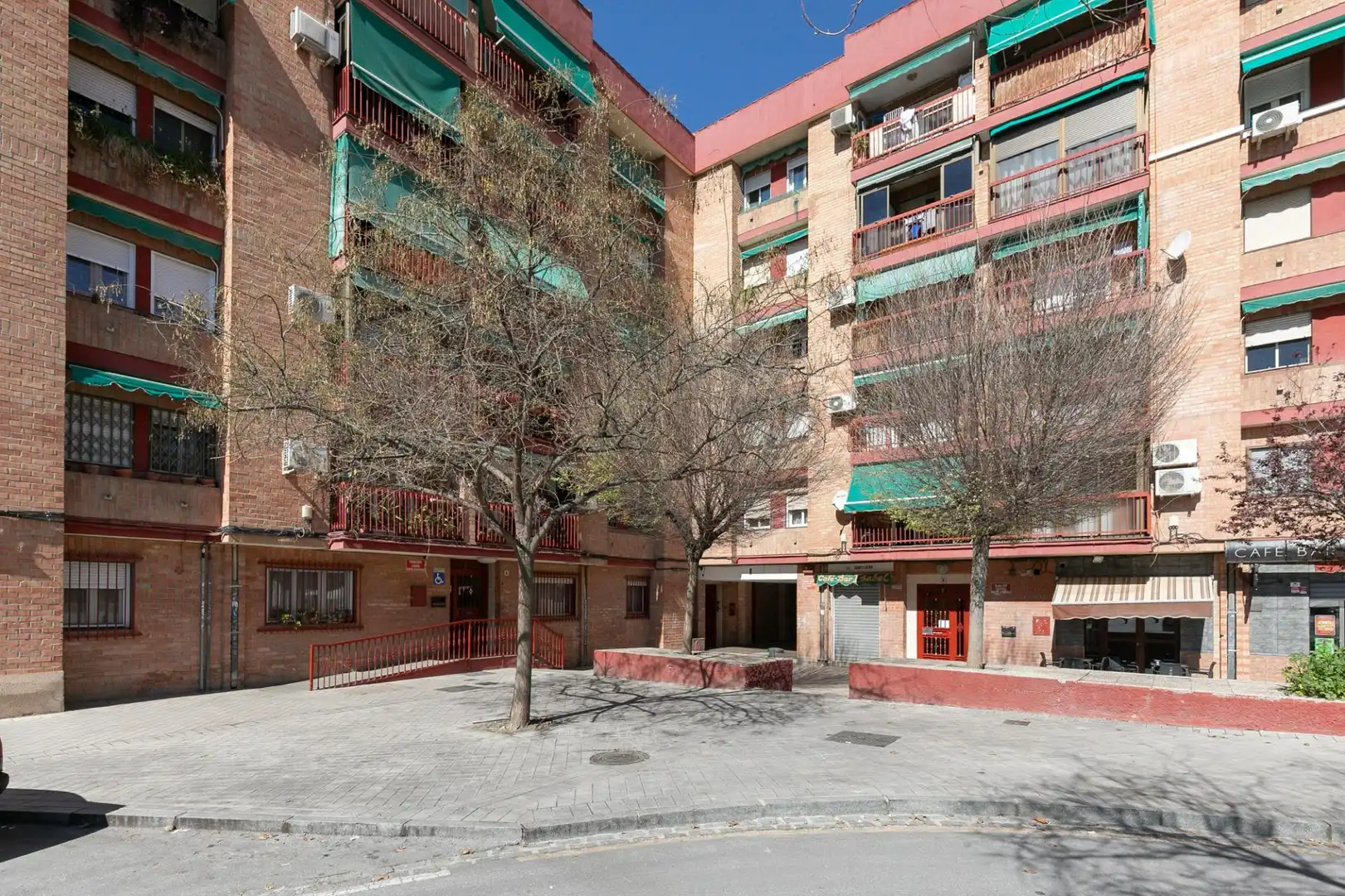 Pis amb terrassa en venda a Plaza del Poeta Juan Boscán 6