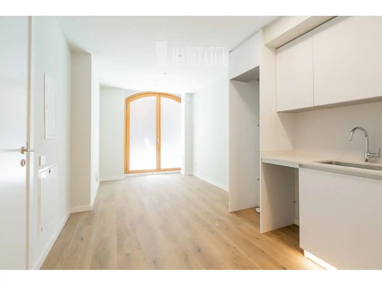 Flat for sale in Vic  with Heating
