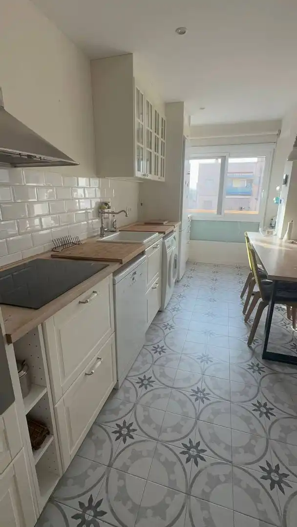 Cuina de Apartament en venda en Valencia amb Aire condicionat, Calefacció i Terrassa