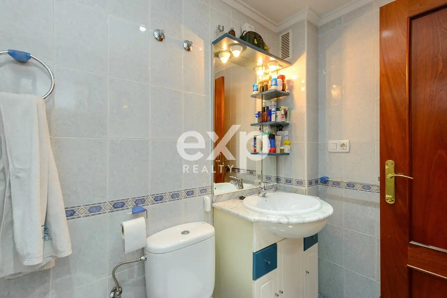 Bathroom of Flat for sale in Oviedo   with Heating, Storage room and Furnished