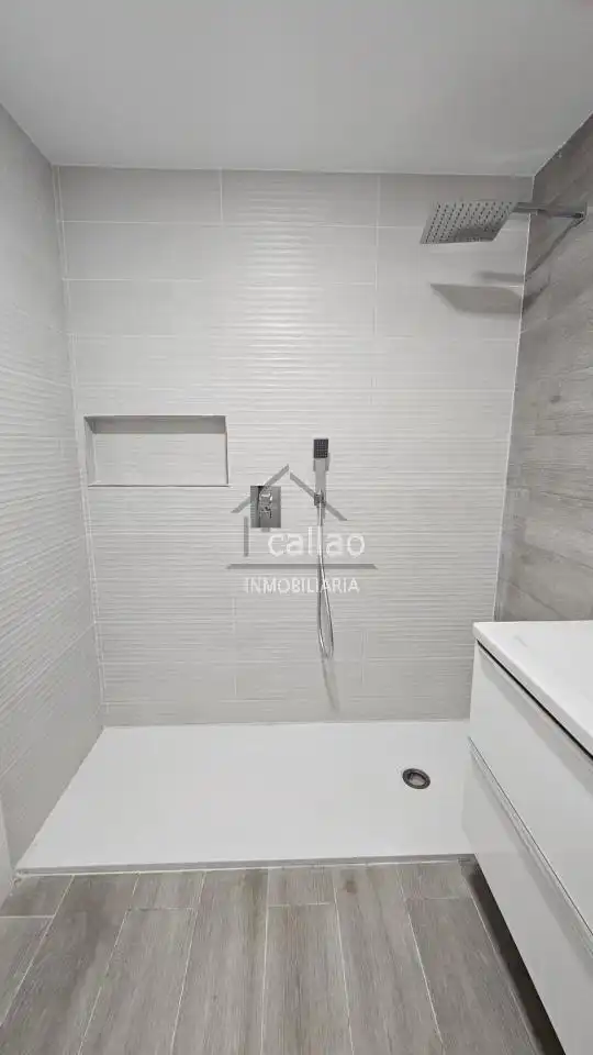 Baño de Piso en venta en Ferrol con Calefacción y Trastero