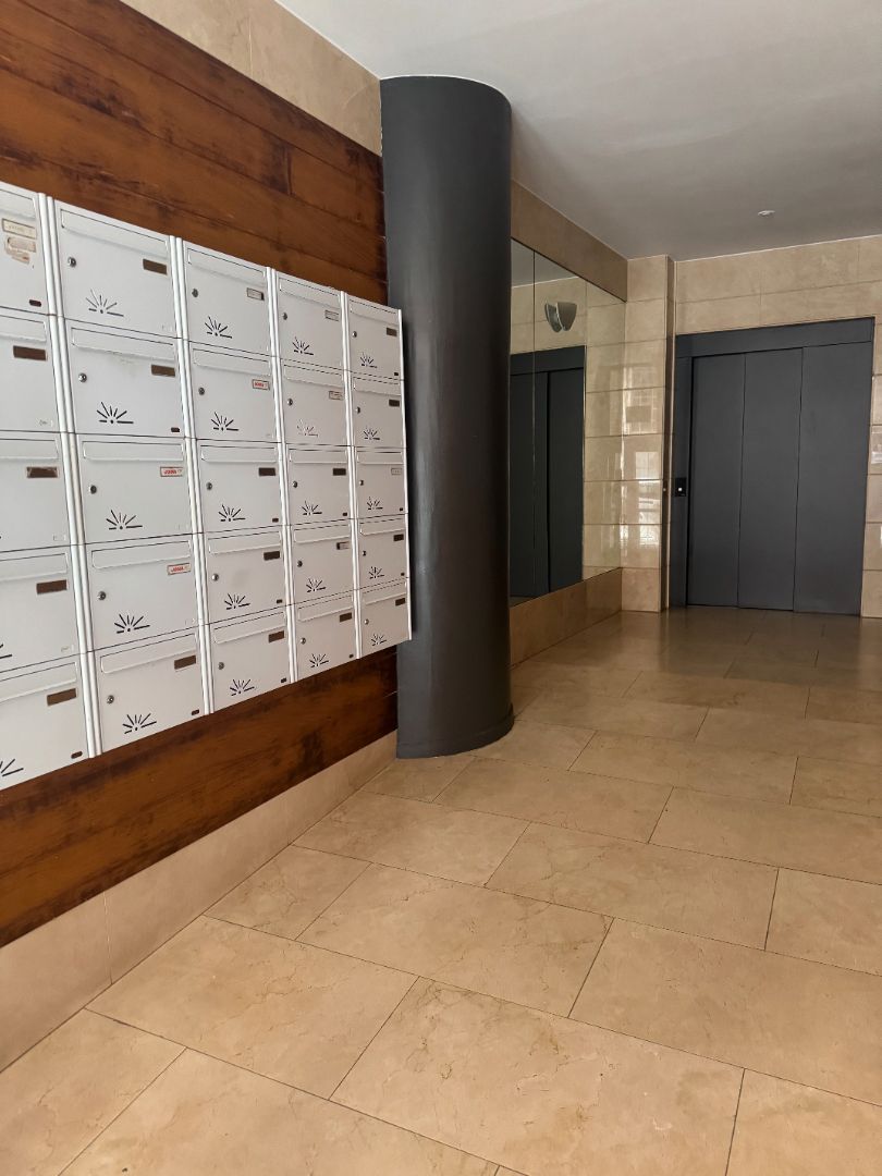 Pis en venda en Torrelavega  amb Calefacció, Parquet i Moblat