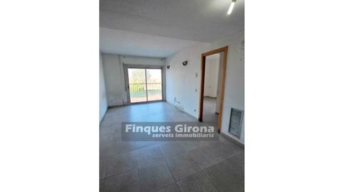 Foto 2 de Piso en venta en Calle Isidre Rosell I Gimbern, Celrà, Girona