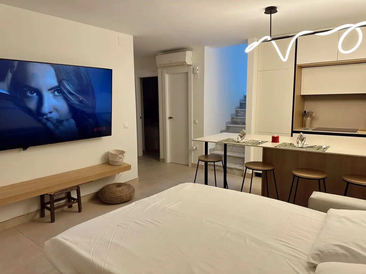 Dormitori de Apartament de lloguer en Marbella amb Aire condicionat, Calefacció i Moblat