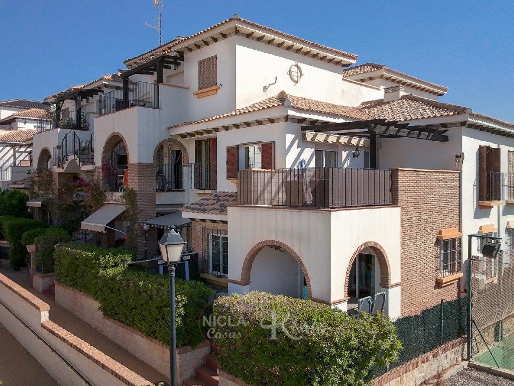 Vista exterior de Casa o xalet en venda en Vera amb Aire condicionat, Jardí privat i Terrassa