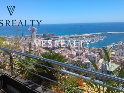 Vista exterior de Àtic en venda en Alicante / Alacant amb Aire condicionat i Terrassa