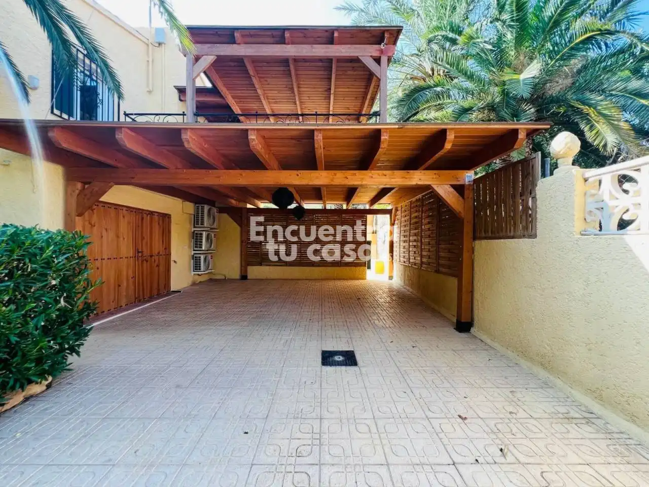 Vista exterior de Casa o chalet de alquiler en L'Alfàs del Pi con Aire acondicionado, Calefacción y Jardín privado