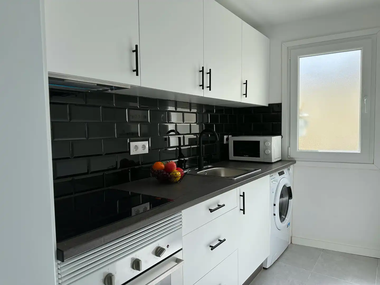 Kitchen of Flat for rent in Madrid  with Heating, Furnished and Washing machine