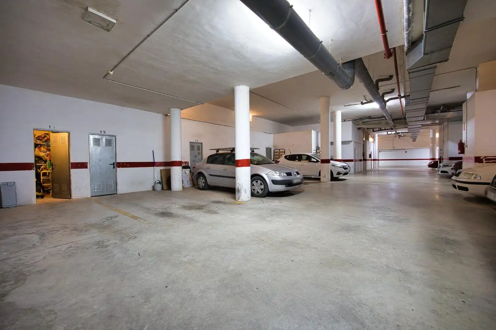 Parkplatz von Wohnung zum Verkauf in Monforte del Cid mit Klimaanlage, Abstellraum und Möbliert