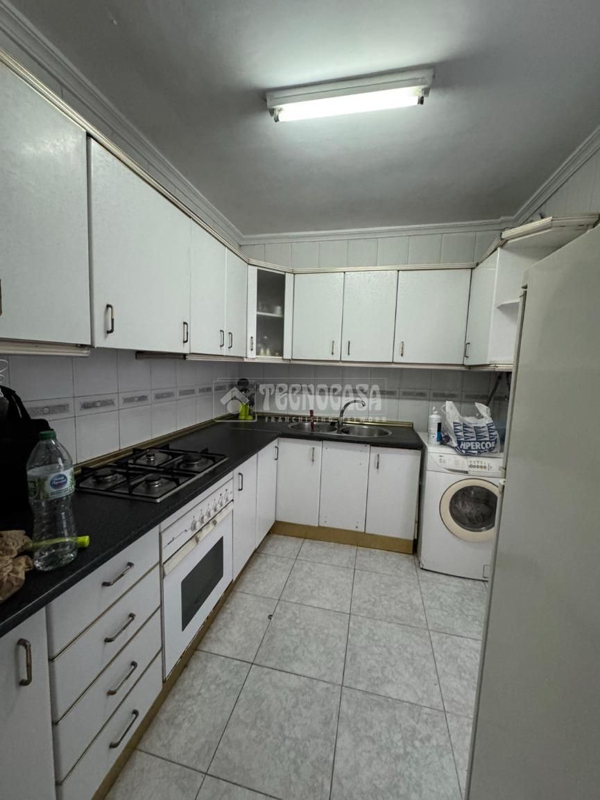 Cuina de Pis en venda en  Sevilla Capital amb Aire condicionat