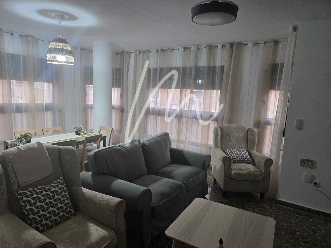 Living room of Flat to rent in  Valencia Capital  with Air Conditioner, Furnished and Oven