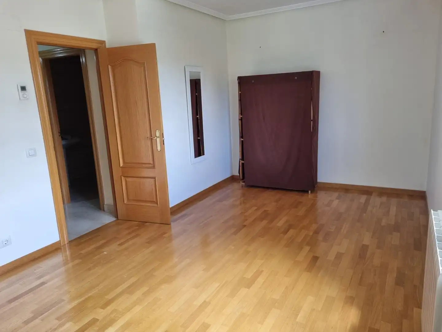 Habitación de Casa adosada en venta en Uruñuela con Calefacción, Jardín privado y Parquet