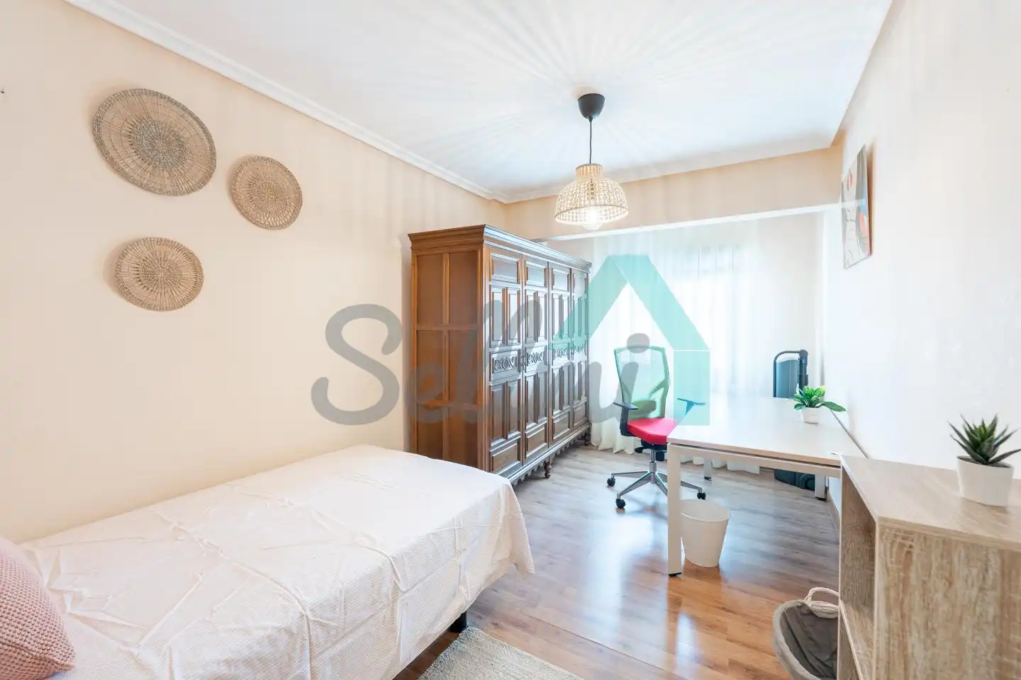 Bedroom of Flat for rent in Avilés  with Heating, Furnished and Internet