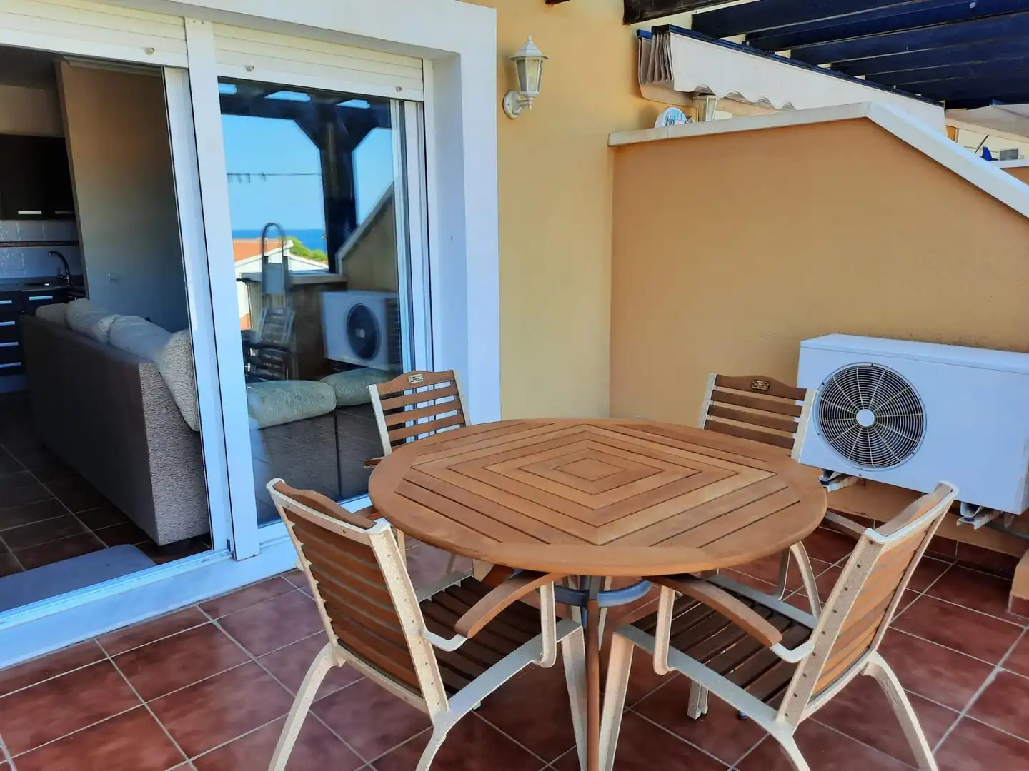 Terrasse von Wohnung zum Verkauf in Cuevas del Almanzora mit Klimaanlage, Privatgarten und Möbliert