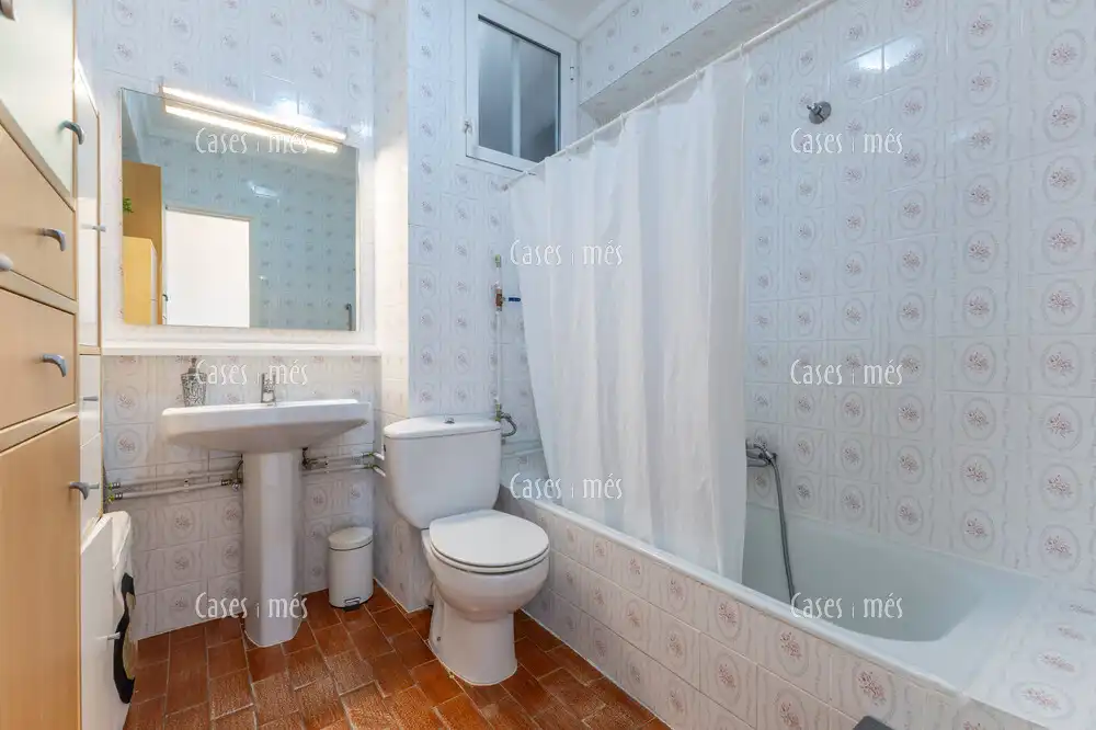 Baño de Apartamento en venta en La Pobla de Farnals con Terraza, Amueblado y Piscina comunitaria