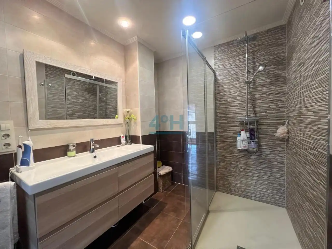 Baño de Casa adosada en venta en Ourense Capital  con Calefacción, Jardín privado y Parquet