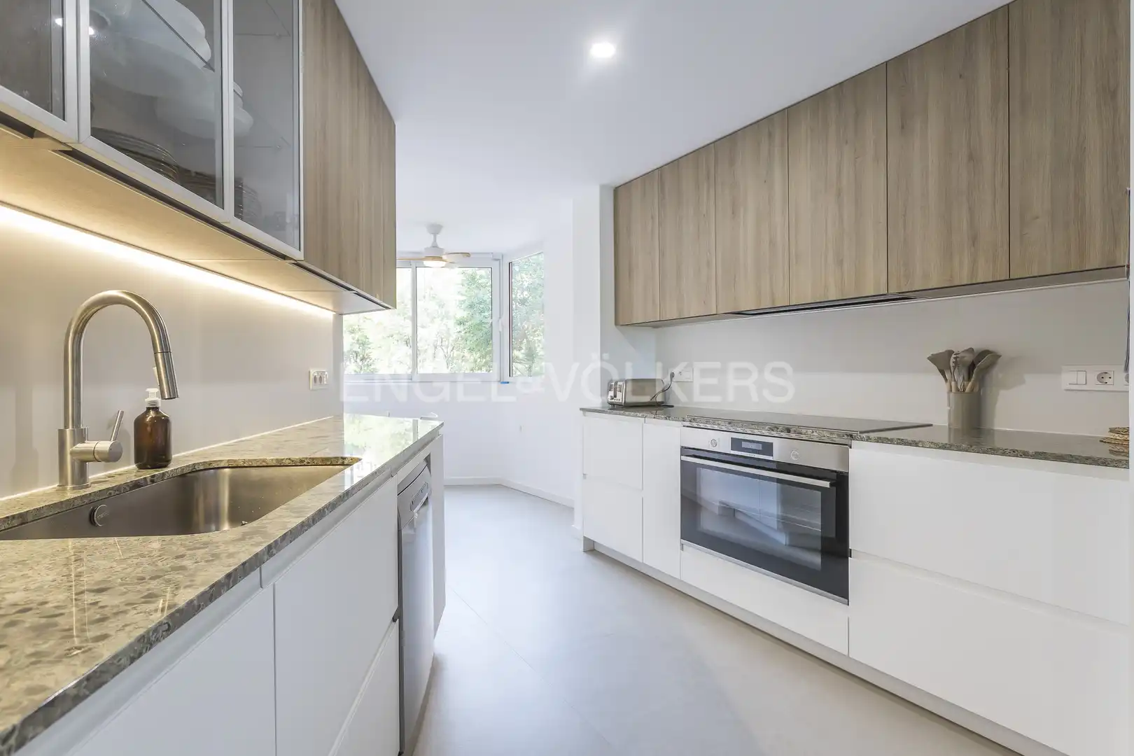 Cocina de Piso de alquiler en Madrid con Aire acondicionado, Calefacción y Amueblado